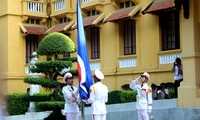 Upacara bendera  ASEAN sehubungan peringatan ultah ke-48 Berdirinya ASEAN.