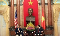 Presiden Vietnam Truong Tan Sang menerima Menlu AS, John Kerry.