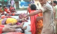 Sedikitnya ada  11 orang yang tewas dalam tawuran di Kuil India