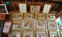 Mengunjungi tempat pembuatan ragam  lukisan rakyat  di bumi daerah Hue
