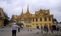 Kota Phnom Penh - destinasi yang atraktif bagi  para turis Vietnam