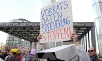 250 ribu orang  Jerman memprotes TTIP  di Berlin.
