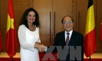 Ketua MN Vietnam, Nguyen Sinh Hung  mengadakan pembicaraan dengan Ketua Senat Belgia