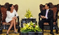 PM Vietnam, Nguyen Tan Dung mengadakan pertemuan dengan Ketua Senat Kerajaan Belgia, Christine Defraigne