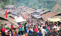 Pasaran  yang bergelora  di daerah pegunungan Ha Giang
