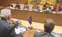 Ketua Komisi Hubungan Luar Negeri dari MN Vietnam mengadakan pembicaraan dengan delegasi EP.