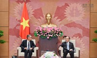 Ketua MN Vietnam, Nguyen Sinh Hung menerima rombongan kerja Bank Dunia