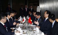 PM Vietnam, Nguyen Tan Dung  menemui PM Jepang, Shinzo Abe.