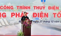 PM Vietnam, Nguyen Tan Dung menghadiri acara  pembangkitan listrik dari unit generator nomor 1 di proyek hydrolistrik Lai Chau