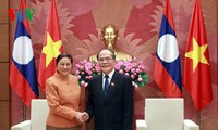 Ketua MN Vietnam Nguyen Sinh Hung menerima Ketua Parleman Laos dan Ketua Parlemen Kamboja.