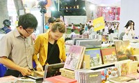 Ada lebih dari satu juta  pembaca  yang datang Pesta ke-9 Buku kota Ho Chi Minh