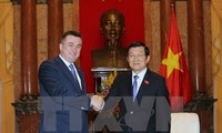 Presiden Vietnam, Truong Tan Sang  menerima  Gubernur Provinsi  Primorie, Federasi Rusia