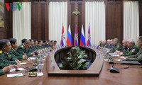 Memperkuat termu pergaulan dan kerjasama antara dua Kemlu Vietnam dan Federasi Rusia