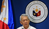Filipina menolak usulan  dialog  bersyarat dari Tiongkok  tentang masalah Laut Timur