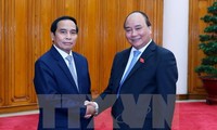 PM Nguyen Xuan Phuc menerima Deputi PM, Inspektor Jenderal Pemerintah Laos Bunthoong Chitmany