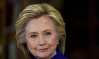 Hakim AS mengeluarkan vonis kepada Ibu H.Clinton supaya  memberikan  keterangan secara tertulis  tentang penggunaan E-mail pribadi
