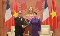 Ketua MN Vietnam, Nguyen Thi Kim Ngan menerima Presiden Perancis, Francois Hollande