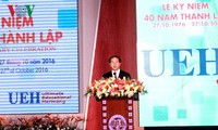 Presiden Tran Dai Quang menghadiri upacara peringatan ultah ke-40  berdirinya Sekolah  Tinggi Ekonomi kota Ho Chi Minh