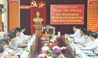 Wakil Ketua MN Trong Thi Phong mengadakan temu kerja di kabupaten Con Cuong, provinsi Nghe An