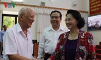 Ketua MN Vientam, Nguyen Thi Kim Ngan mengadakan kontak dengan para  pemilih distrik Ninh Kieu, kota Can Tho