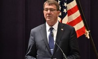 Menteri Pertahanan AS, Ashton Carter mendadak melakukan kunjungan di Irak