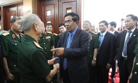 PM Kamboja Samdech Hunsen mengadakan pertemuan dengan veteran perang dari pasukan   sukarela Vietnam