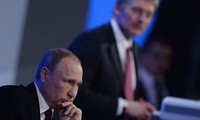 Presiden Rusia, Vladimir Putin  mengadakan jumpa pers tahunan akhir tahun   