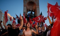 Pemerintah Turki memecat  lagi  6000 orang