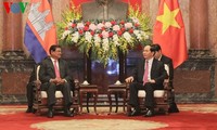 Presiden Vietnam, Tran Dai Quang menerima Deputi PM, Menteri Dalam Negeri Kamboja. Samdech Krolahom Sarkheng