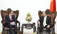 PM Vietnam, Nguyen Xuan Phuc menerima Presiden Dana Investasi Harbinger Capital Partners, AS, Philip Falcone