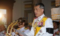 Raja  Thailand meminta supaya mengamandir rancangan UUD