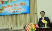 Presiden Vietnam, Tran Dai Quang mengunjungi dan mengucapkan selamat Hari Raya Tet kepada angkatan bersenjata  KODAM  IX