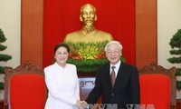 Sekjen  KS PKV Nguyen Phu Trong  menerima Ketua Parlemen  Laos, Pany Yathotou