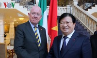 Deputi PM Vietnam, Trinh Dinh Dung melakukan kunjungan kerja di Irlandia