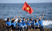 Mahasiswa  Vietnam dengan laut dan pulau Tanah Air tahun 2017