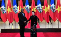 Memperkuat hubungan di banyak segi antara MN Vietnam dan Majelis Tinggi Republik Haiti