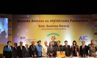 Rapat umum memperingati ultah ke-25  Hari penggalangan hubungan kemitraan India-ASEAN