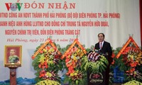 Presiden Vietnam, Tran Dai Quang menghadiri upacara pemberian gelar: “Pahlawan Angkatan Bersenjata  Rakyat” kepada Tentara Perbatasan kota Hai Phong