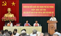 PM Vietnam, Nguyen Xuan Phuc melakukan kontak dengan para pemilih kota Hai Phong