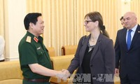 Jenderal Ngo Xuan Lich menerima Duta Besar Israel di Vietnam