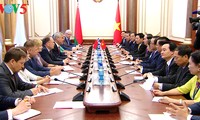 Presiden Vietnam, Tran Dai Quang mengadakan pertemuan dengan Ketua Lembaga Anggota Parlemen dan PM Belarus