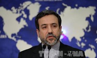 Iran  menuding  AS menarik diri dari  permufakatan nuklir