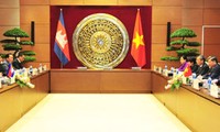 Meningkatkan hasil-guna kerjasama antara Parlemen dua negara Vietnam dan Kamboja