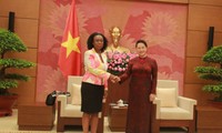 Ketua MN Nguyen Thi Kim Ngan menerima Jaksa Agung Mozambik, Beatriz Buchili