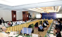 APEC: Konferensi SOM3  dan semua pertemuan yang bersangkutan meneruskan hari   kerja yang ke-3