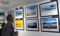 Pameran foto  tentang manusia, laut dan pulau Vietnam di Paris