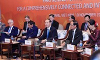 Presiden Vietnam, Tran Dai Quang memimpin dialog tingkat tinggi tidak  resmi APEC-ASEAN