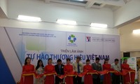 Pembukaan pameran foto tentang prestasi-prestasi selama 15 tahun brand nasional Vietnam