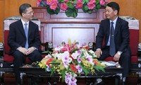 Pemimpin  Front Tanah Air Vietnam menerima  delegasi Permusyawaratan Politik Rakyat  Kota Shanghai