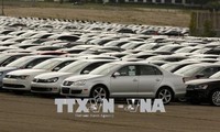 AS mengancam  akan mengenakan tarif terhadap  semua mobil impor dari Uni Eropa